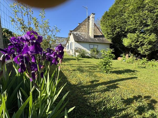 Belle longère en centre bourg avec du terrain 79 500 €