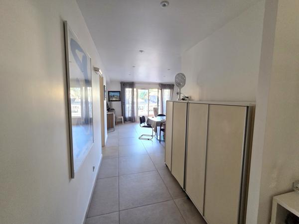 Appartement rénové proche centre ville et port