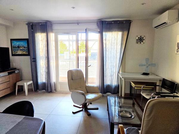 Appartement rénové proche centre ville et port