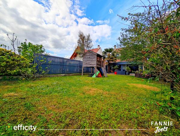Maison
         5 pièces
        - 123 m² Exclusivité 479 000 € *
