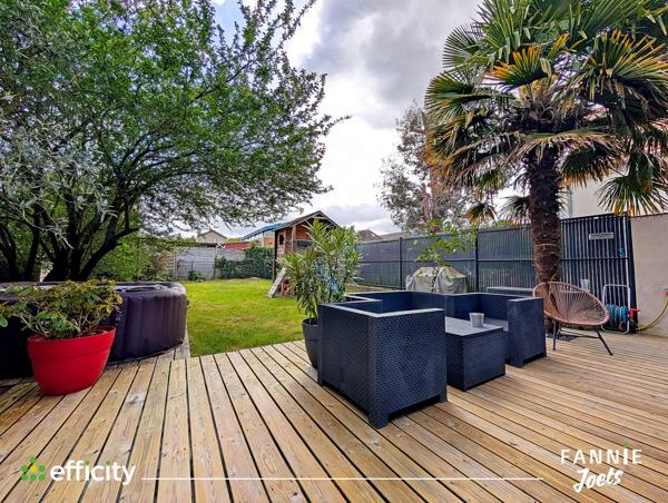 Maison
         5 pièces
        - 123 m² Exclusivité 479 000 € *