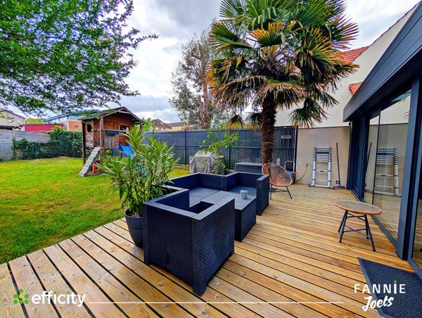 Maison
         5 pièces
        - 123 m² Exclusivité 479 000 € *