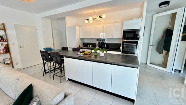 FAIRE OFFRE ! Appartement Rez de chaussée - 3 pièces - Bourg de Carquefou - 94m²