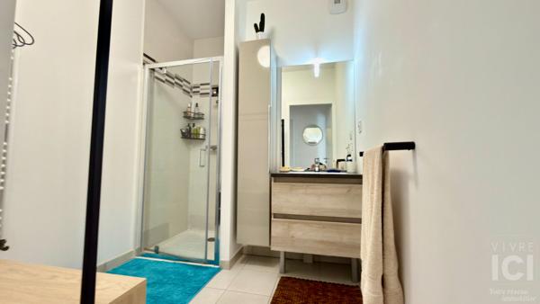 FAIRE OFFRE ! Appartement Rez de chaussée - 3 pièces - Bourg de Carquefou - 94m²