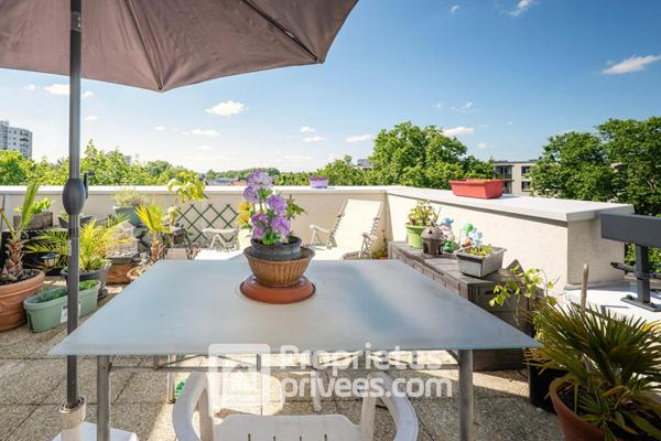 Nanterre  -  Appartement  3 pièces 64 m2 avec terrasse de 30 m², cave et une place parking