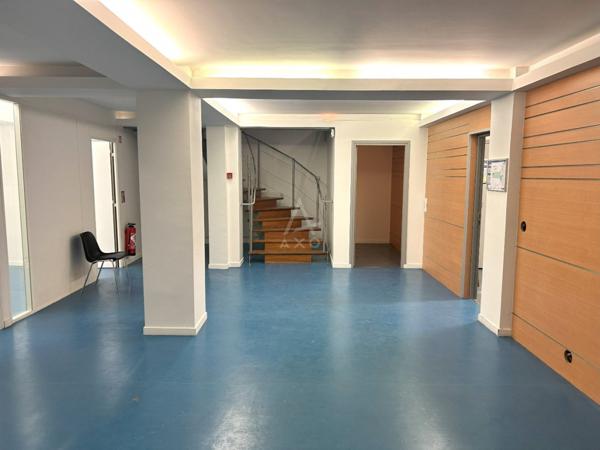 Immeuble indépendant de bureaux à vendre  Les Lilas 93260