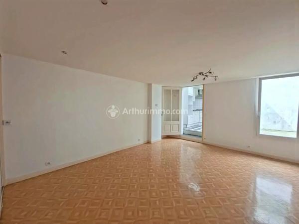 Vente                                                      Immeuble
                        
                     7 pièces                      107 m2                     à Mazamet