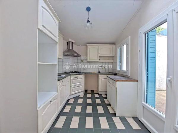 Vente                                                      Immeuble
                        
                     7 pièces                      107 m2                     à Mazamet