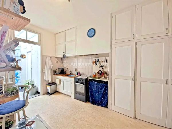 Vente                                                      Immeuble
                        
                     7 pièces                      107 m2                     à Mazamet