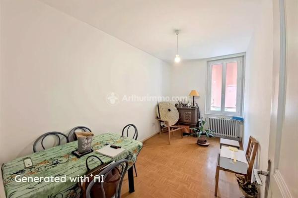 Vente                                                      Immeuble
                        
                     7 pièces                      107 m2                     à Mazamet