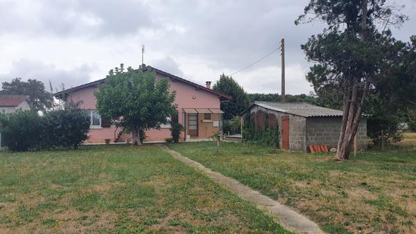 Villa en vente avec 3 chambres à Hagetmau avec SN AGENCE TACHON Villa en vente avec 3 chambres à Hagetmau avec SN AGENCE TACHON