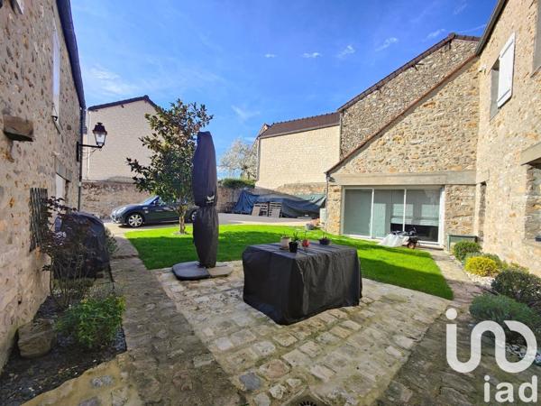 Maison 10 pièces de 290 m² à Linas (91310)