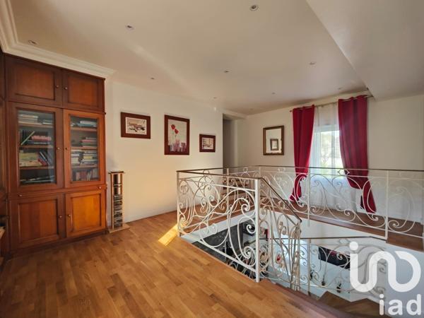 Maison 10 pièces de 290 m² à Linas (91310)