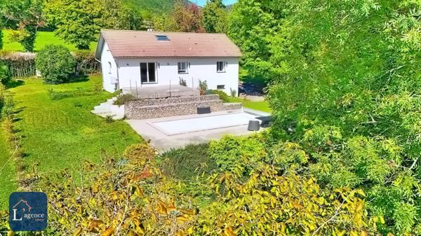 Villa T6 277m² rénovée avec piscine, sous-sol, vue dégagée – Parcelle de 1 180 m² en impasse