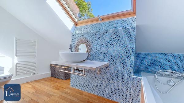 Villa T6 277m² rénovée avec piscine, sous-sol, vue dégagée – Parcelle de 1 180 m² en impasse