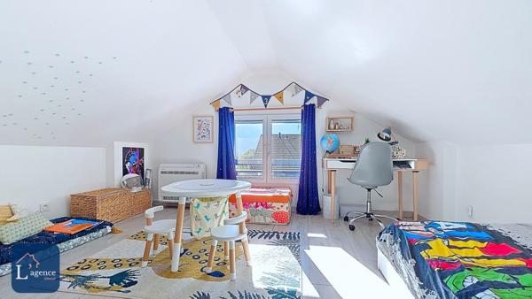 Villa T6 277m² rénovée avec piscine, sous-sol, vue dégagée – Parcelle de 1 180 m² en impasse