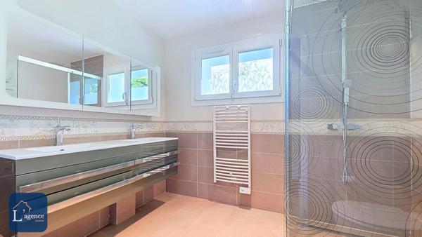 Villa T6 277m² rénovée avec piscine, sous-sol, vue dégagée – Parcelle de 1 180 m² en impasse