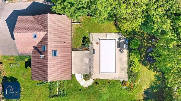 Villa T6 277m² rénovée avec piscine, sous-sol, vue dégagée – Parcelle de 1 180 m² en impasse