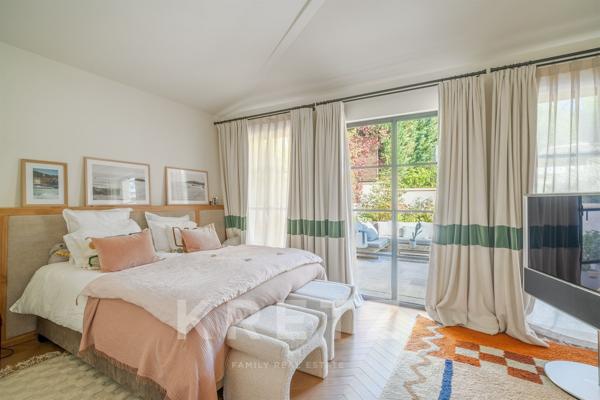 Bordeaux rive droite — Domaine d'exception, 580m² de bâtis, Parc Signature 8850m² & Piscine Bali
