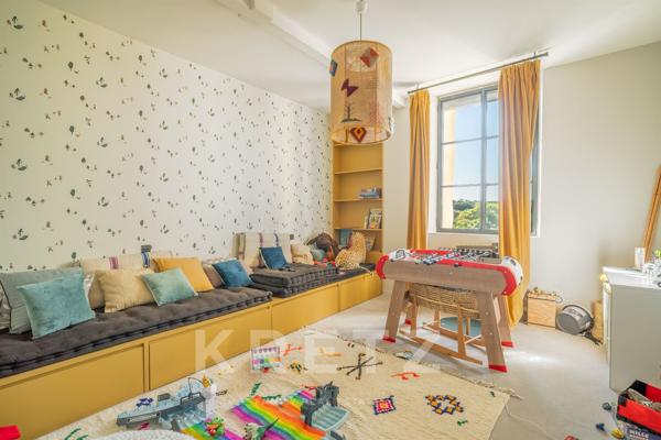 Bordeaux rive droite — Domaine d'exception, 580m² de bâtis, Parc Signature 8850m² & Piscine Bali