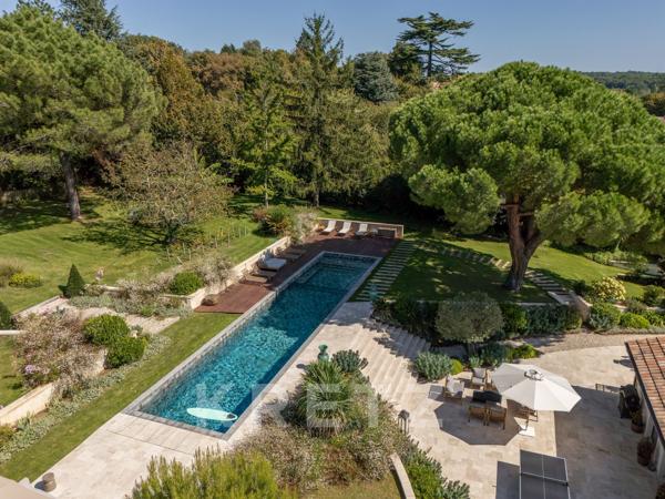 Bordeaux rive droite — Domaine d'exception, 580m² de bâtis, Parc Signature 8850m² & Piscine Bali