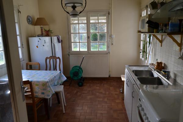 Plougasnou (29630) Plougasnou coeur du bourg, belle maison 1920 sur 1000 m2 de terrain clos.