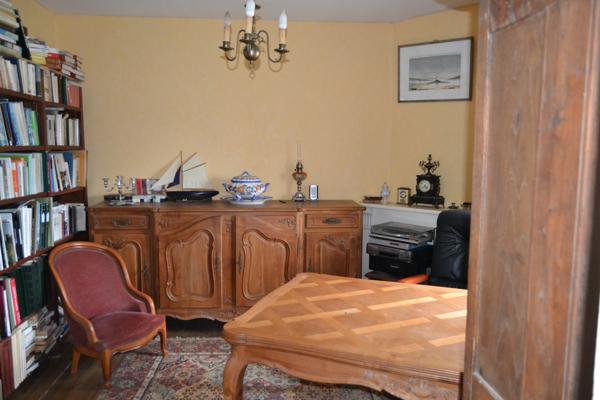 Plougasnou (29630) Plougasnou coeur du bourg, belle maison 1920 sur 1000 m2 de terrain clos.