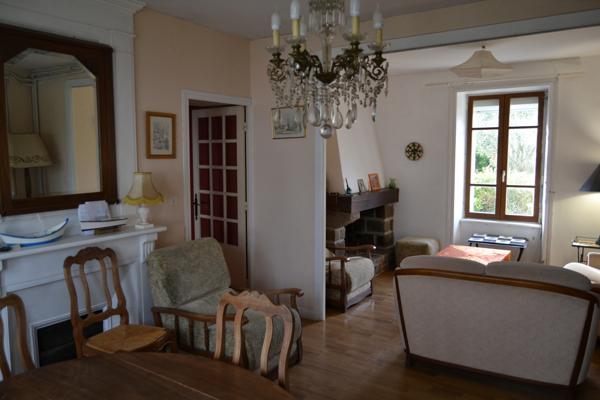 Plougasnou (29630) Plougasnou coeur du bourg, belle maison 1920 sur 1000 m2 de terrain clos.