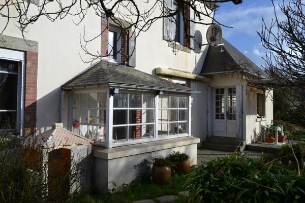 Plougasnou (29630) Plougasnou coeur du bourg, belle maison 1920 sur 1000 m2 de terrain clos.