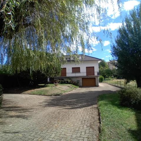 Villa à  Essert 5 chambres et 1000 m2 de terrain paysagé