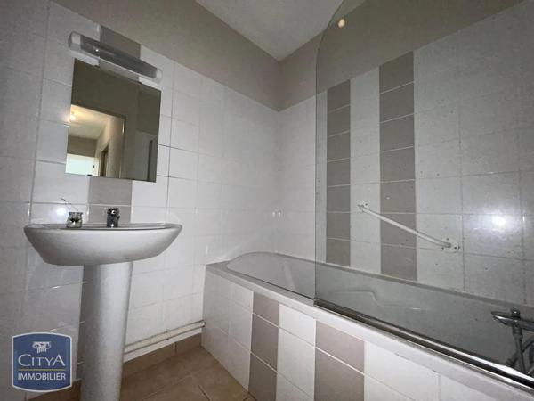 Appartement à louer 3 pièces 62.45m² Sedan (08200)