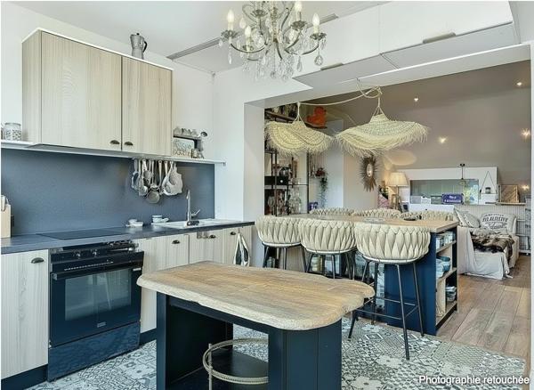 AU CŒUR DE LEUCATE VILLAGE - GRAND APPARTEMENT EN DERNIER ETAGE - PLEIN SUD