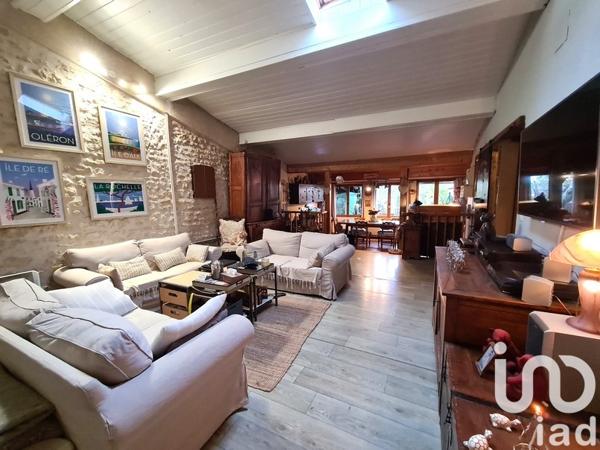 Apartment for sale 5 rooms 131 m² Saint-Jean-d'Angély