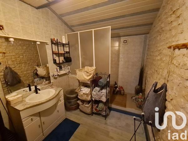 Apartment for sale 5 rooms 131 m² Saint-Jean-d'Angély