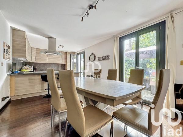 Maison 8 pièces de 228 m² à La Queue-en-Brie (94510)