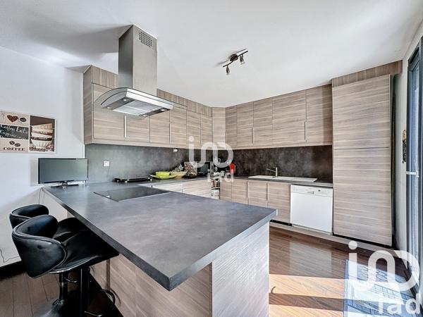 Maison 8 pièces de 228 m² à La Queue-en-Brie (94510)