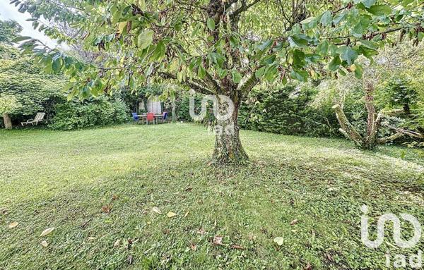 Maison 8 pièces de 228 m² à La Queue-en-Brie (94510)