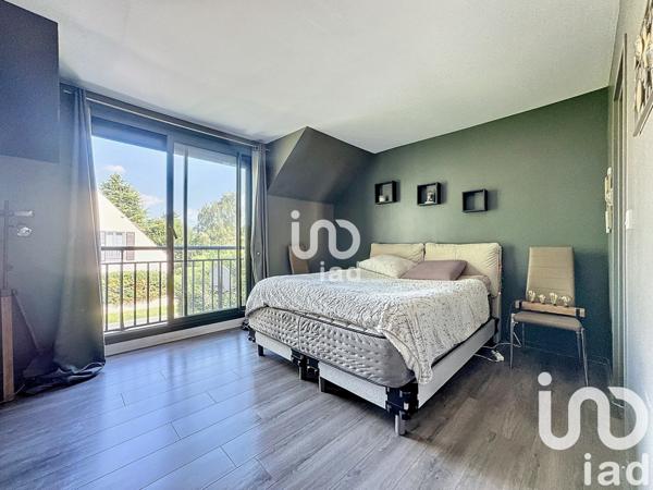 Maison 8 pièces de 228 m² à La Queue-en-Brie (94510)