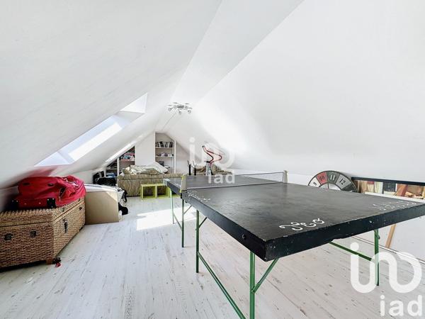 Maison 8 pièces de 228 m² à La Queue-en-Brie (94510)