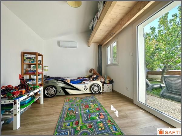 Jolie maison individuelle avec jardin et piscine
