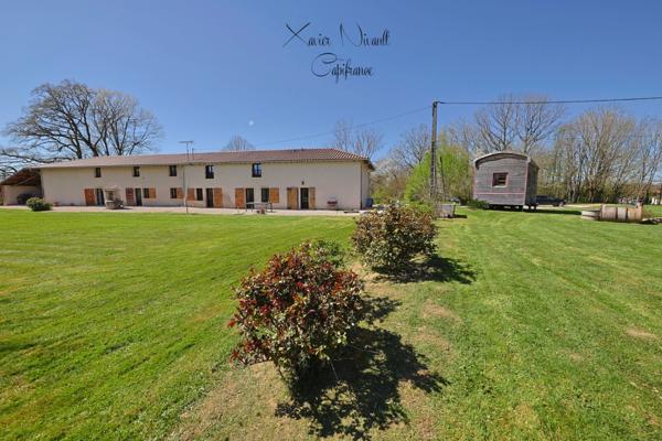 Maison à vendre 11 pièces proche de BOURG EN BRESSE (01)