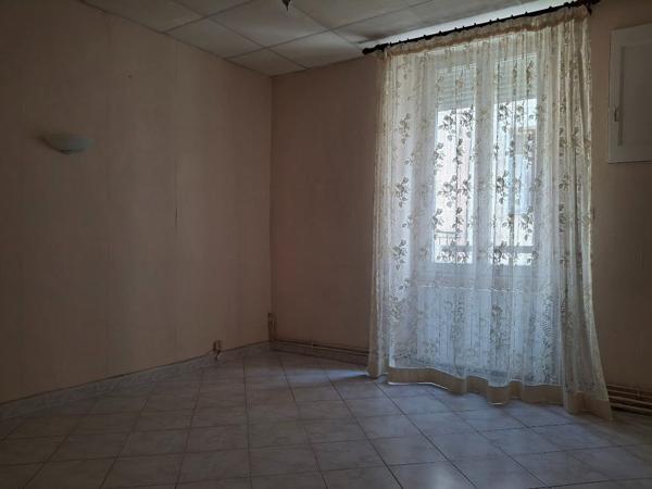 BEDARIEUX appartement spacieux avec terrasse et garage