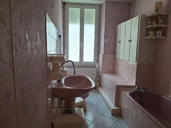 BEDARIEUX appartement spacieux avec terrasse et garage