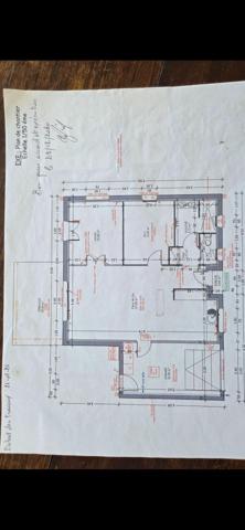 PLAIN PIED IMPECCABLE , DEUX CHAMBRES , GARAGE, JARDIN ET PLUS !