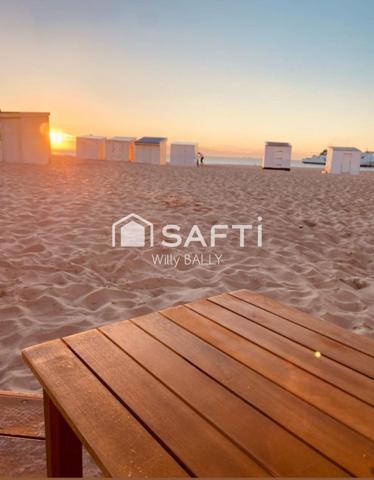 Emplacement N°1 pour ce Bar de  plage..