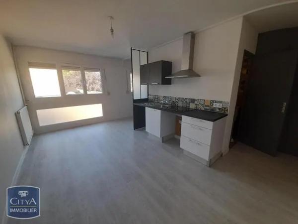 Appartement à louer 1 pièce 27.39m² Cholet (49300)