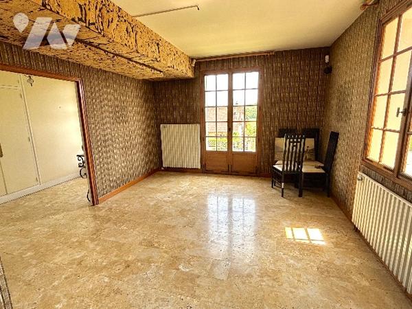 VALLEE DE L’EURE, AU CALME  PROCHE CENTRE BOURG
CONSTRUCTION TRADI SUR S/SOL 5 PIECES 111m² HAB.