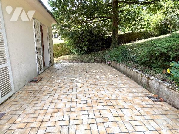 VALLEE DE L’EURE, AU CALME  PROCHE CENTRE BOURG
CONSTRUCTION TRADI SUR S/SOL 5 PIECES 111m² HAB.