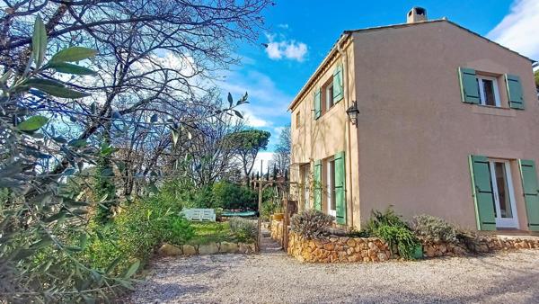 Maison lumineuse avec jardin sur Brignoles