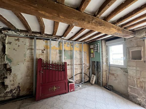 20682 - Maison en pierres à rénover